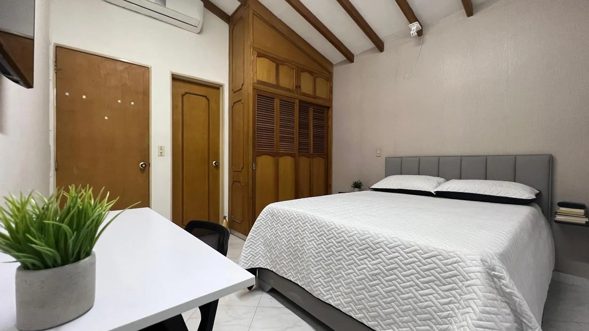 Apartamento En Laureles Medellín Apartmán