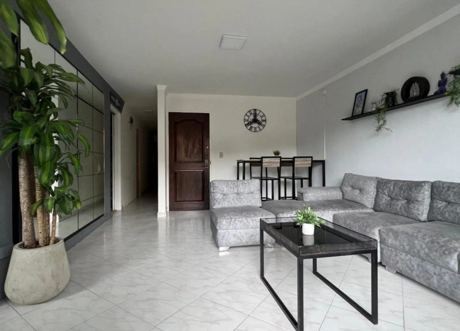 Apartamento En Laureles Medellín Apartmán